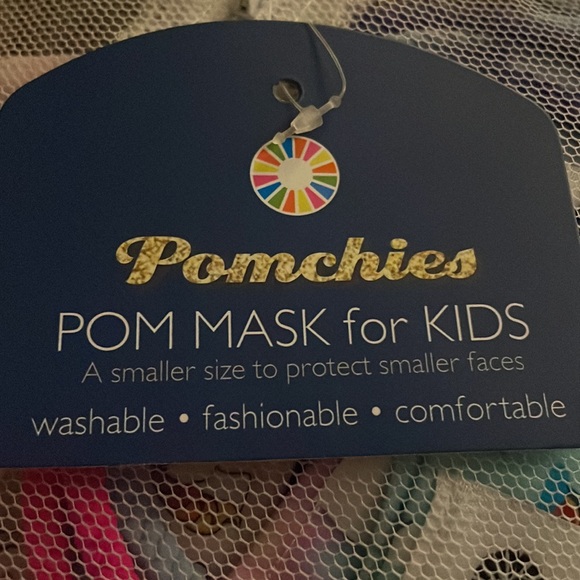 POMCHIES MASK SET, NWT - Picture 6 of 7